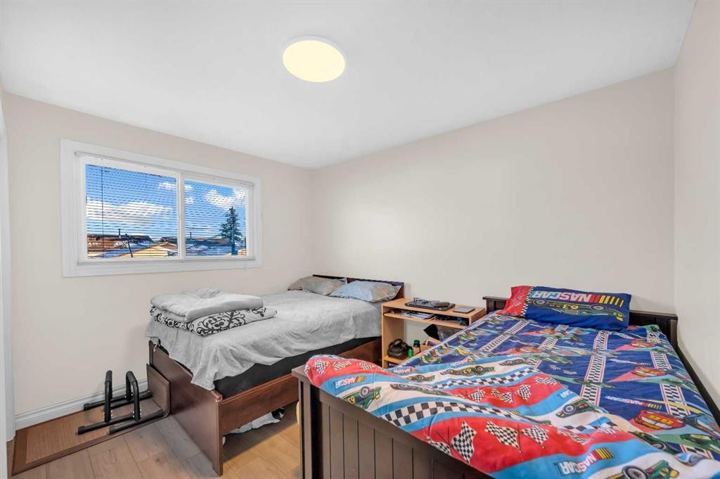 48 Faldale Close Ne, Calgary, AB - Indoor Photo Showing Bedroom