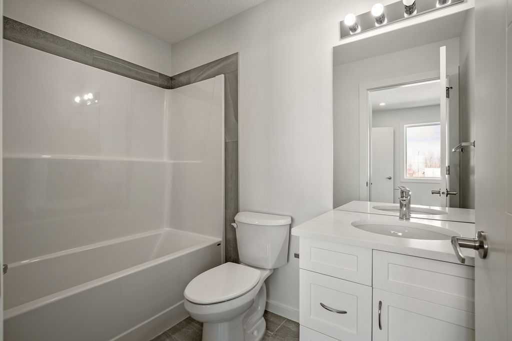 409 Strathcona Circle, Strathmore, AB - Indoor Photo Showing Bathroom