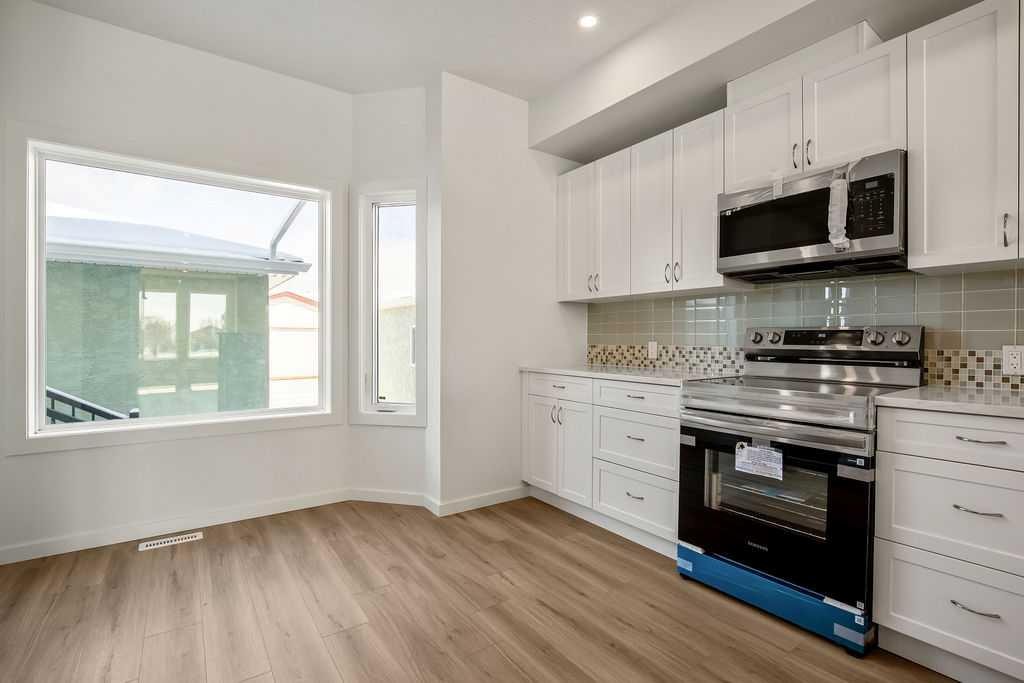 409 Strathcona Circle, Strathmore, AB - Indoor Photo Showing Kitchen