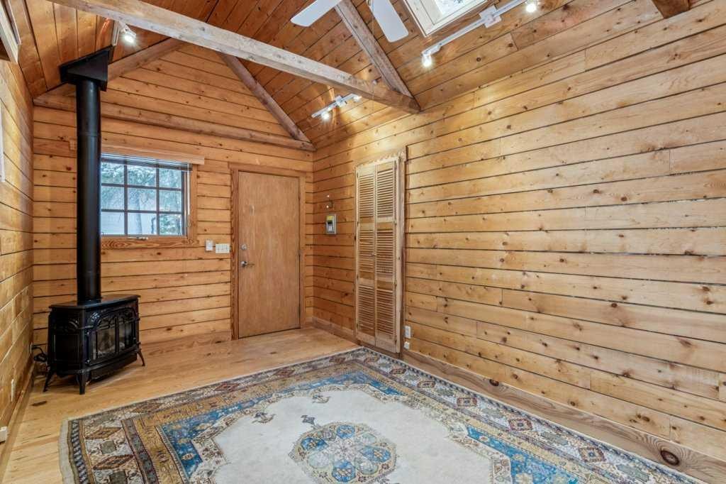 4 Pine Avenue, Bragg Creek, AB