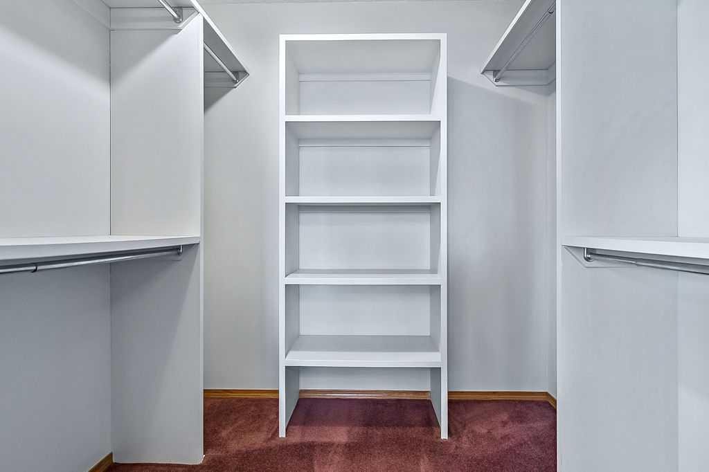 303 Schubert Place Nw, Calgary, AB - Indoor With Storage