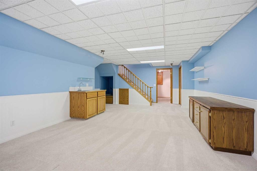 146 Hawkdale Circle Nw, Calgary, AB - Indoor Photo Showing Other Room
