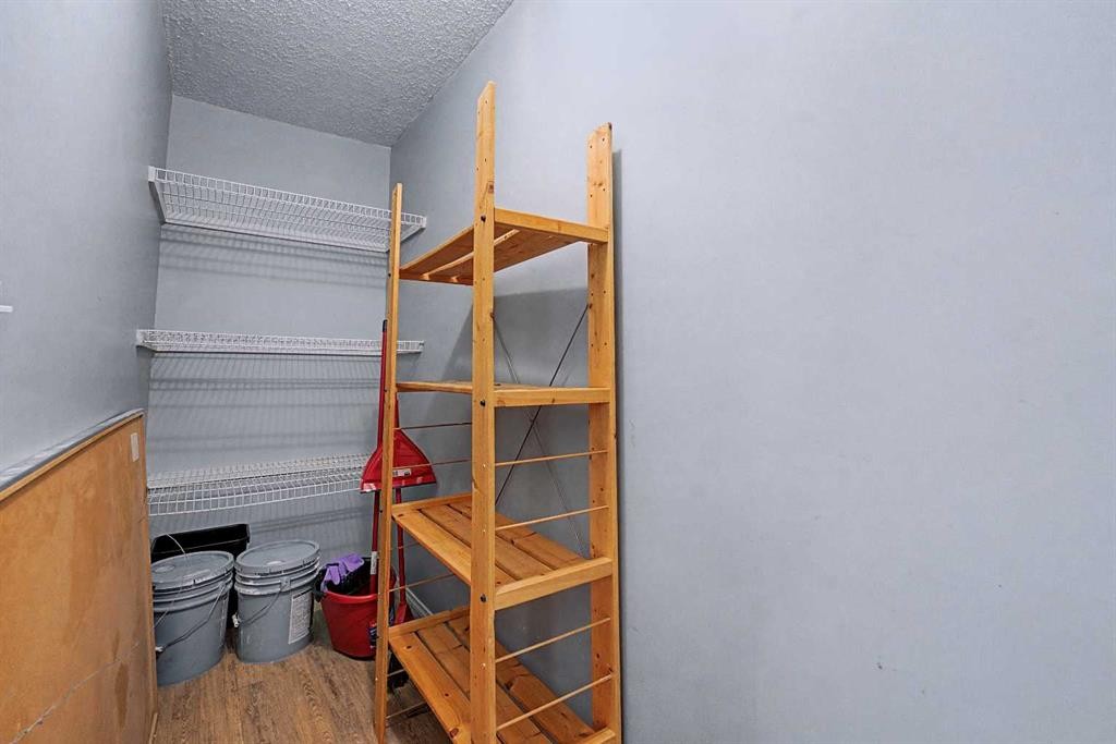 402C-5601 Dalton Drive Nw, Calgary, AB - Indoor