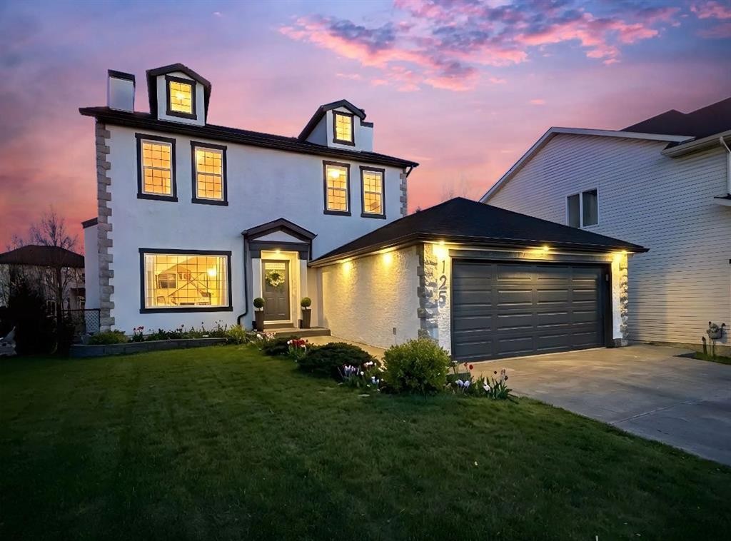 125 Discovery Place Sw, Calgary, AB - Outdoor