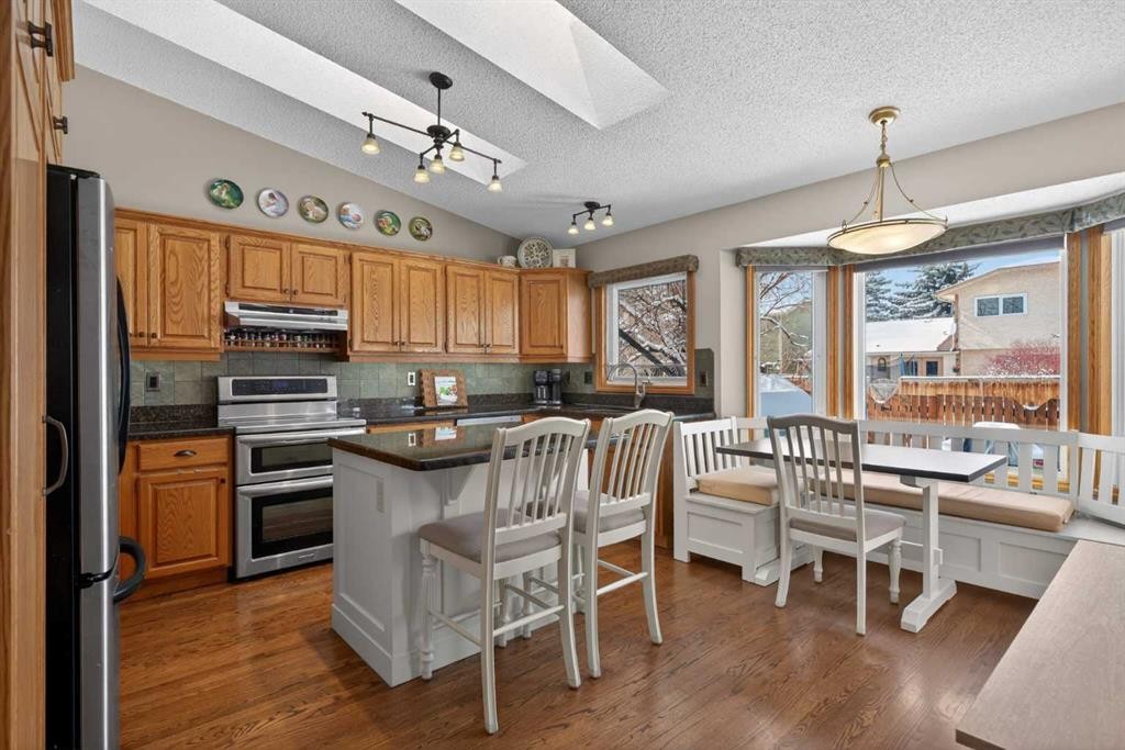 204 Sunrise Circle Se, Calgary, AB - Indoor
