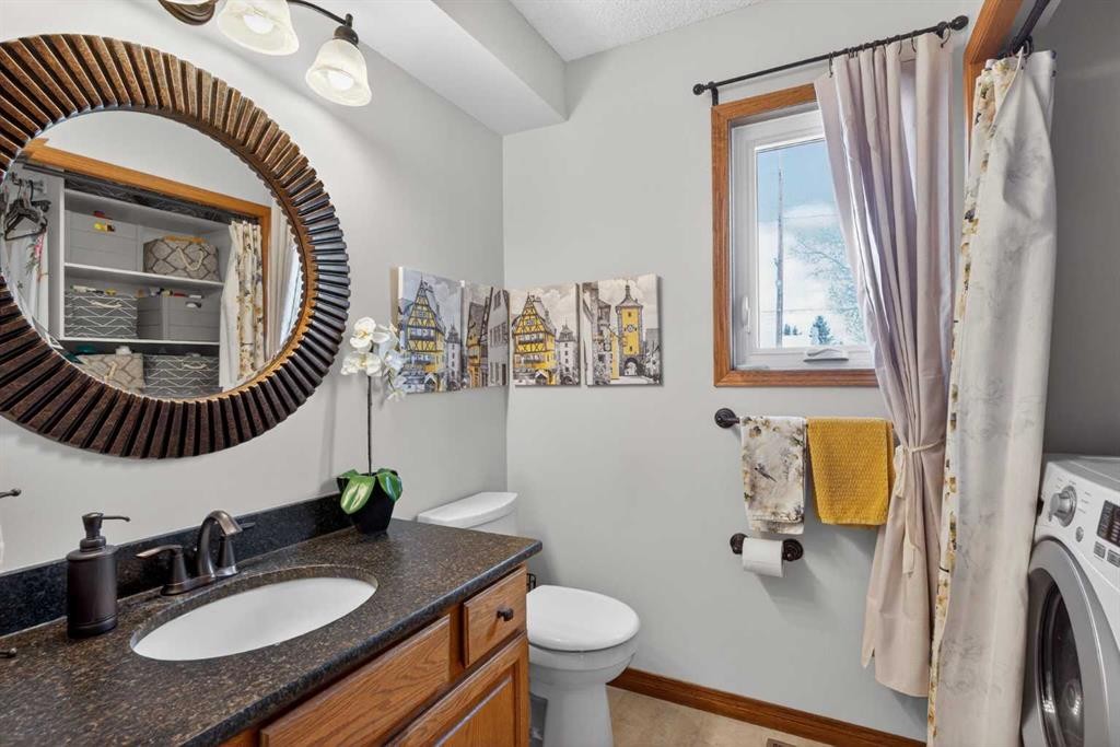 204 Sunrise Circle Se, Calgary, AB - Indoor Photo Showing Bathroom