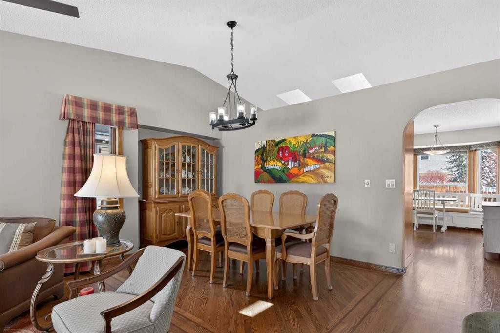 204 Sunrise Circle Se, Calgary, AB - Indoor Photo Showing Dining Room