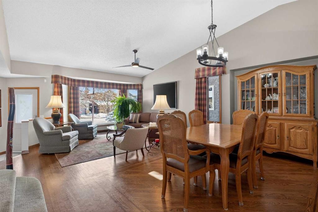 204 Sunrise Circle Se, Calgary, AB - Indoor