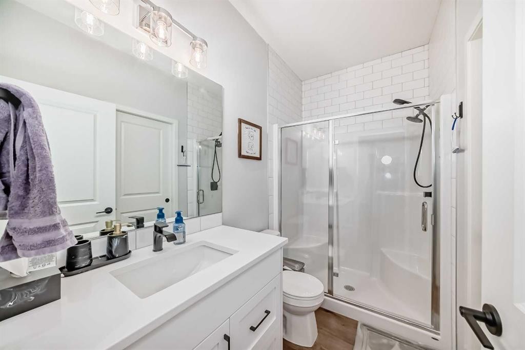 160 Lucas Common Nw, Calgary, AB - Indoor Photo Showing Bathroom