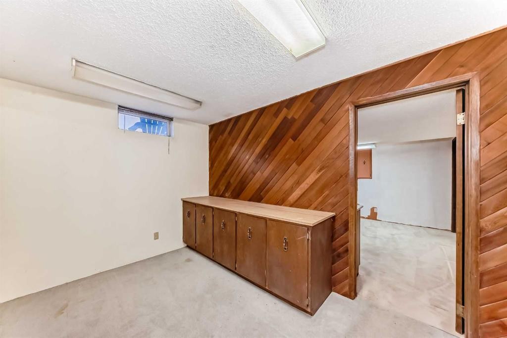 6007 Dalcastle Crescent Nw, Calgary, AB - Indoor