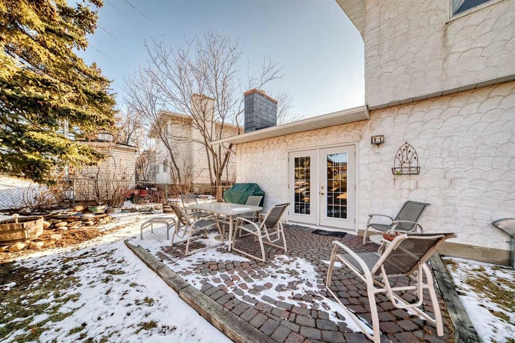 6007 Dalcastle Crescent Nw, Calgary, AB - Outdoor