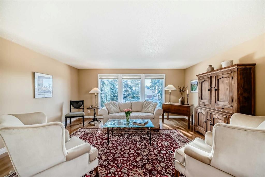 6007 Dalcastle Crescent Nw, Calgary, AB - Indoor Photo Showing Living Room