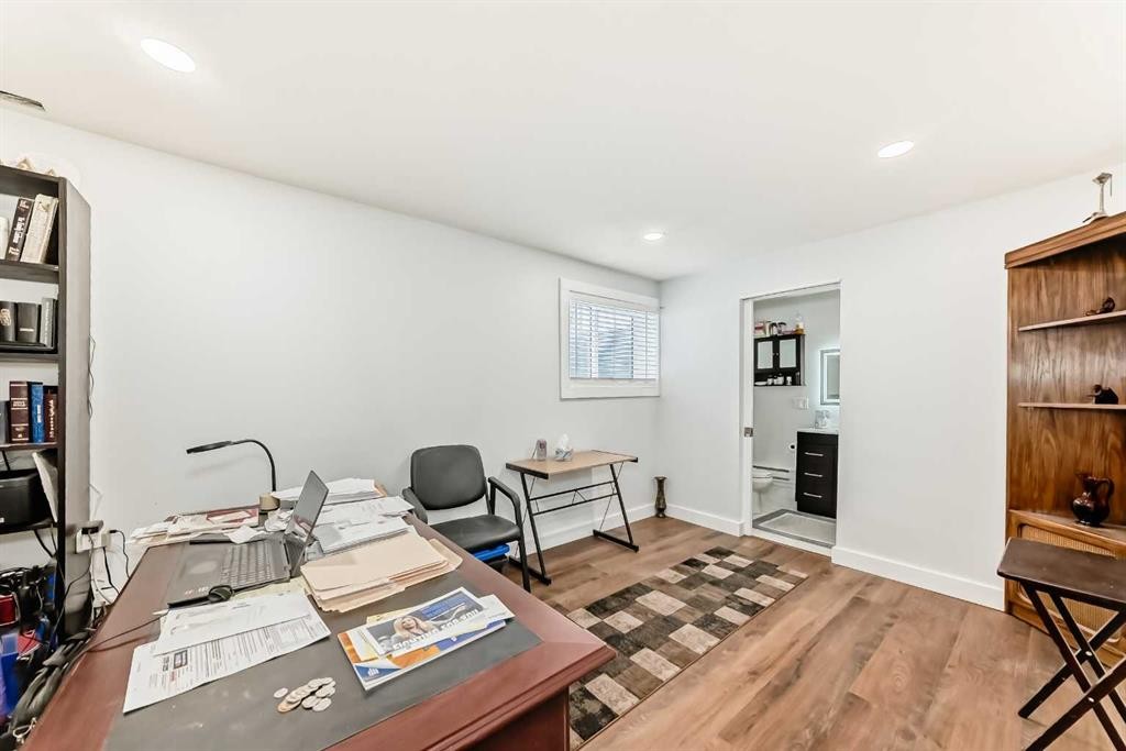 331 Bedford Place Ne, Calgary, AB - Indoor