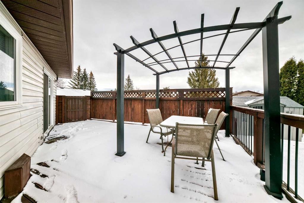 331 Bedford Place Ne, Calgary, AB - Outdoor With Exterior