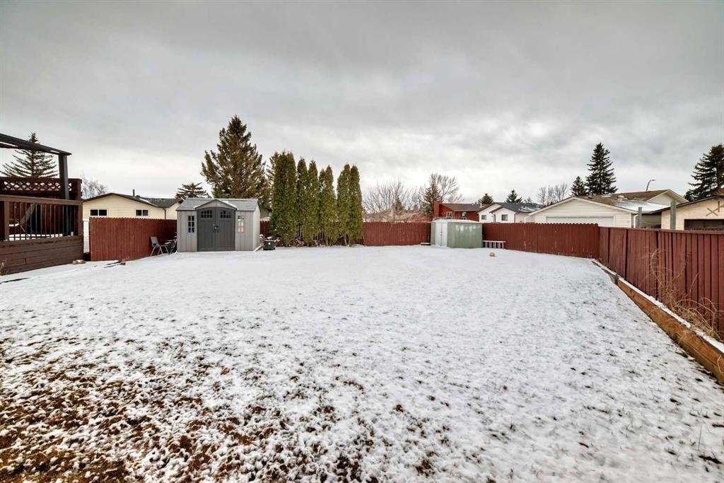 331 Bedford Place Ne, Calgary, AB - Outdoor