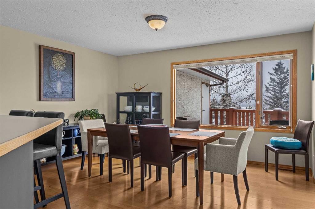 12-9 Blackrock Crescent West, Canmore, AB - Indoor Photo Showing Dining Room