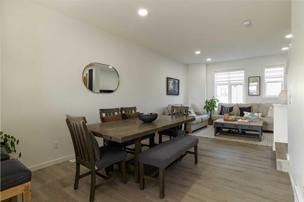 74 Spring Willow Close Sw, Calgary, AB - Indoor