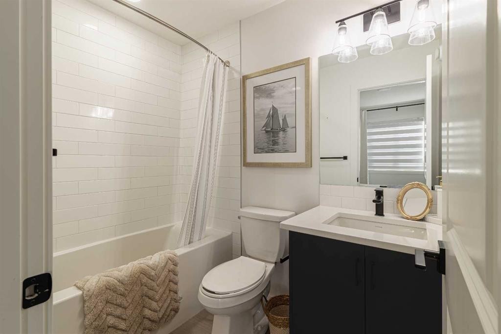 74 Spring Willow Close Sw, Calgary, AB - Indoor Photo Showing Bathroom