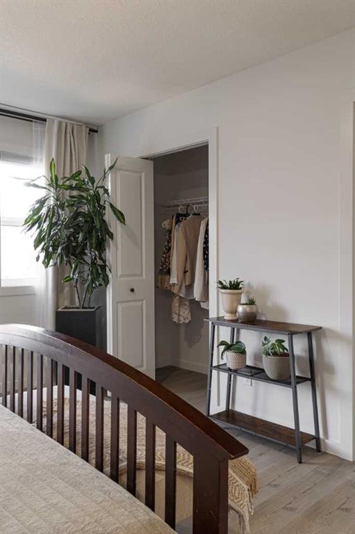 74 Spring Willow Close Sw, Calgary, AB - Indoor Photo Showing Other Room