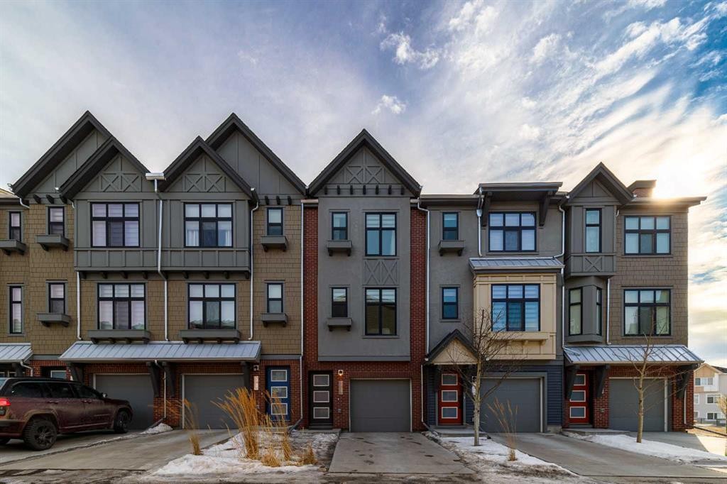 74 Spring Willow Close Sw, Calgary, AB - Outdoor With Facade
