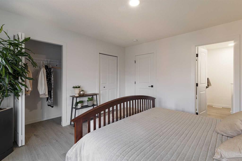 74 Spring Willow Close Sw, Calgary, AB - Indoor Photo Showing Bedroom
