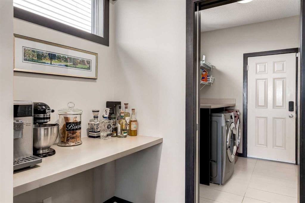 80 Auburn Springs Boulevard Se, Calgary, AB - Indoor