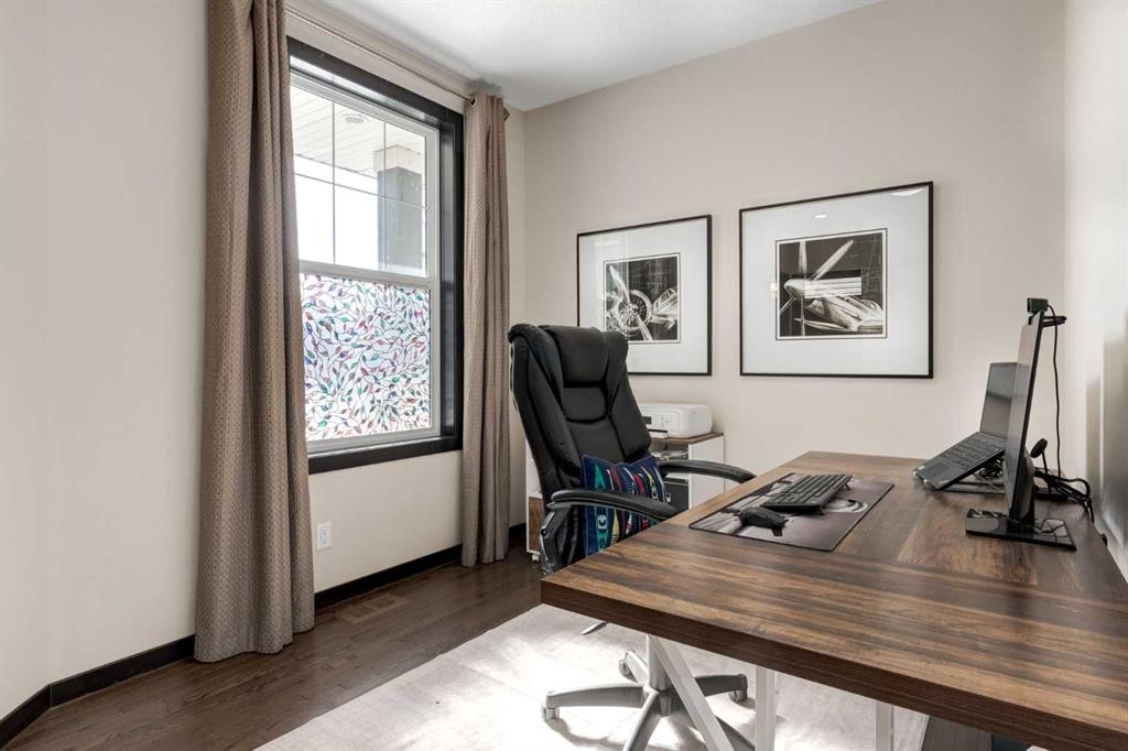 80 Auburn Springs Boulevard Se, Calgary, AB - Indoor Photo Showing Office