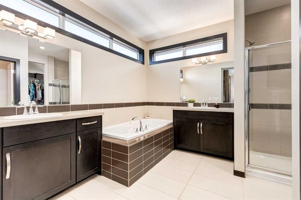 80 Auburn Springs Boulevard Se, Calgary, AB - Indoor Photo Showing Bathroom
