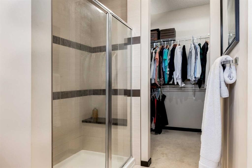 80 Auburn Springs Boulevard Se, Calgary, AB - Indoor Photo Showing Bathroom