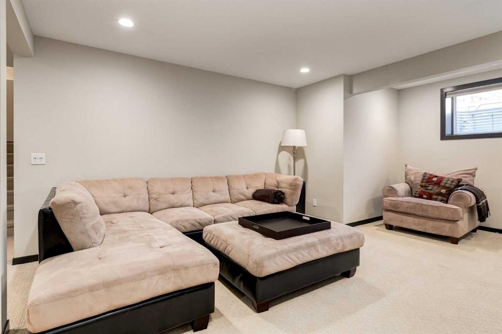 80 Auburn Springs Boulevard Se, Calgary, AB - Indoor Photo Showing Other Room