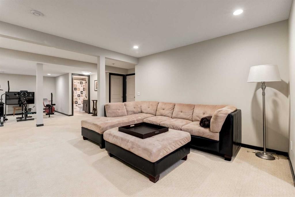 80 Auburn Springs Boulevard Se, Calgary, AB - Indoor Photo Showing Other Room