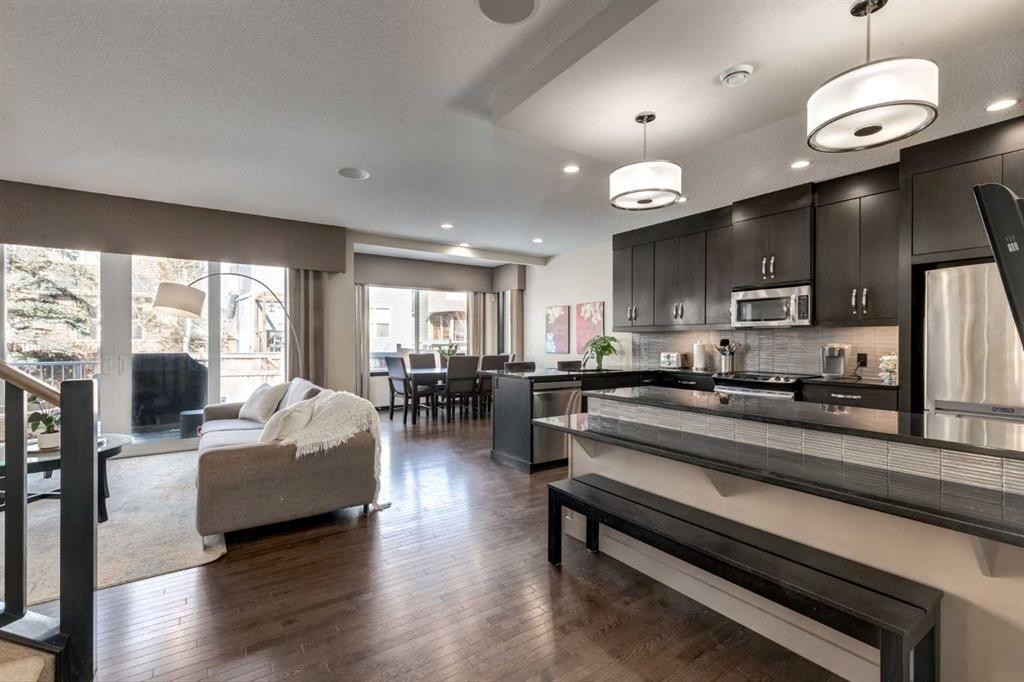 80 Auburn Springs Boulevard Se, Calgary, AB - Indoor