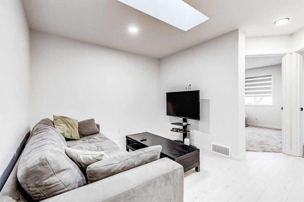 184 Rowmont Boulevard Nw, Calgary, AB