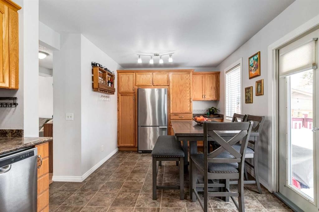 955 Erin Woods Drive Se, Calgary, AB - Indoor