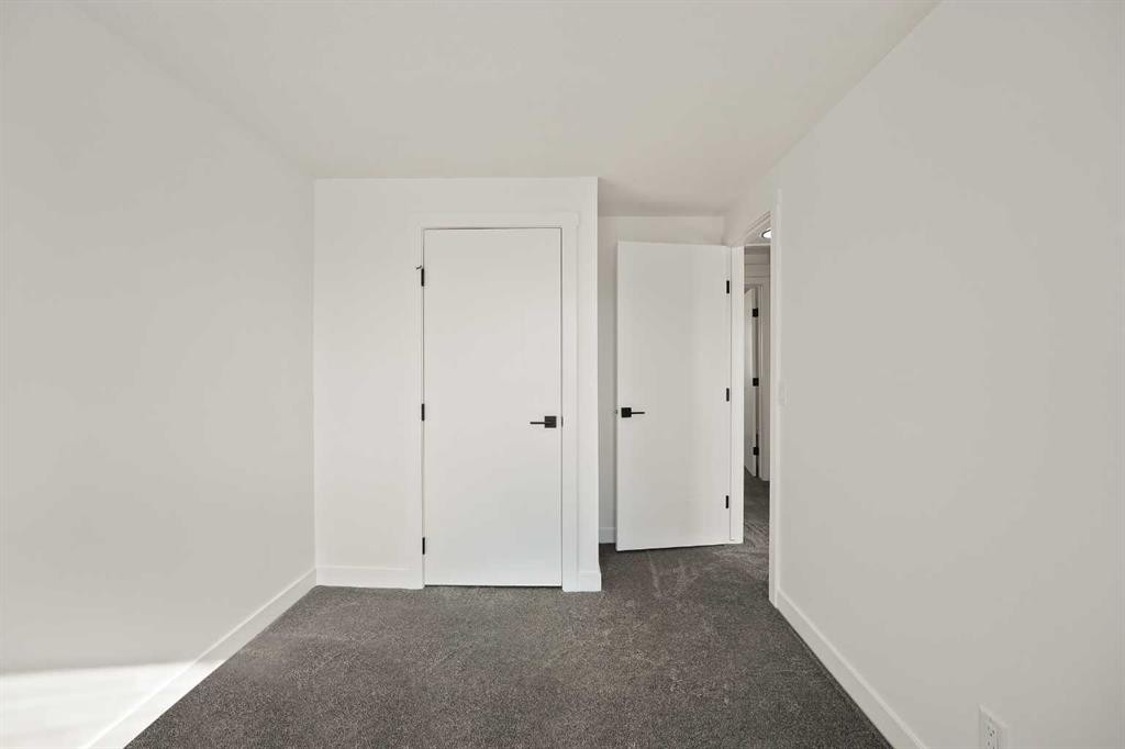 6404 24 Avenue Ne, Calgary, AB - Indoor Photo Showing Other Room