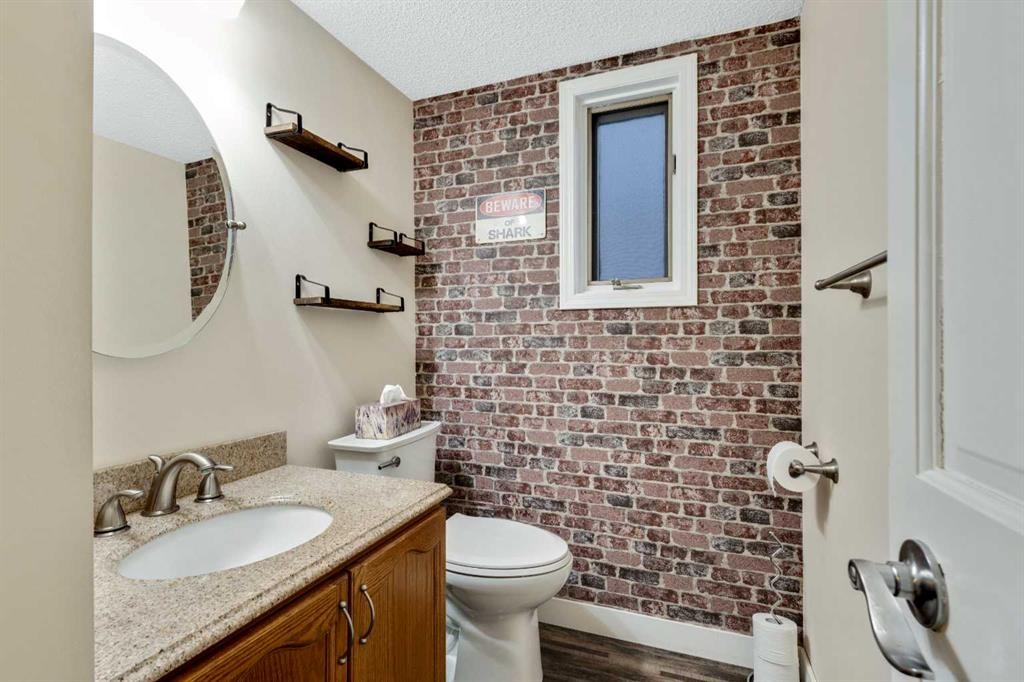 224 Macewan Ridge Close Nw, Calgary, AB - Indoor Photo Showing Bathroom