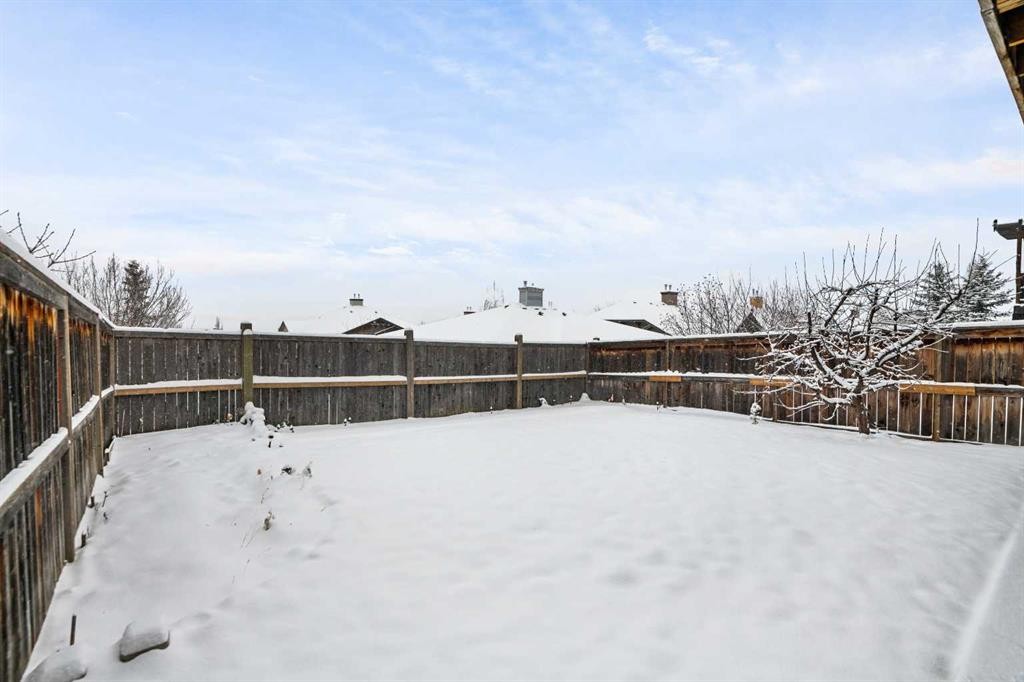 79 Pantego Way Nw, Calgary, AB - Outdoor
