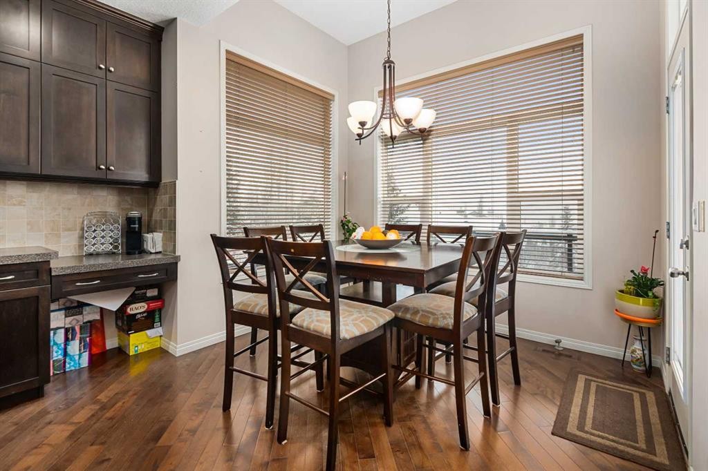79 Pantego Way Nw, Calgary, AB - Indoor Photo Showing Dining Room