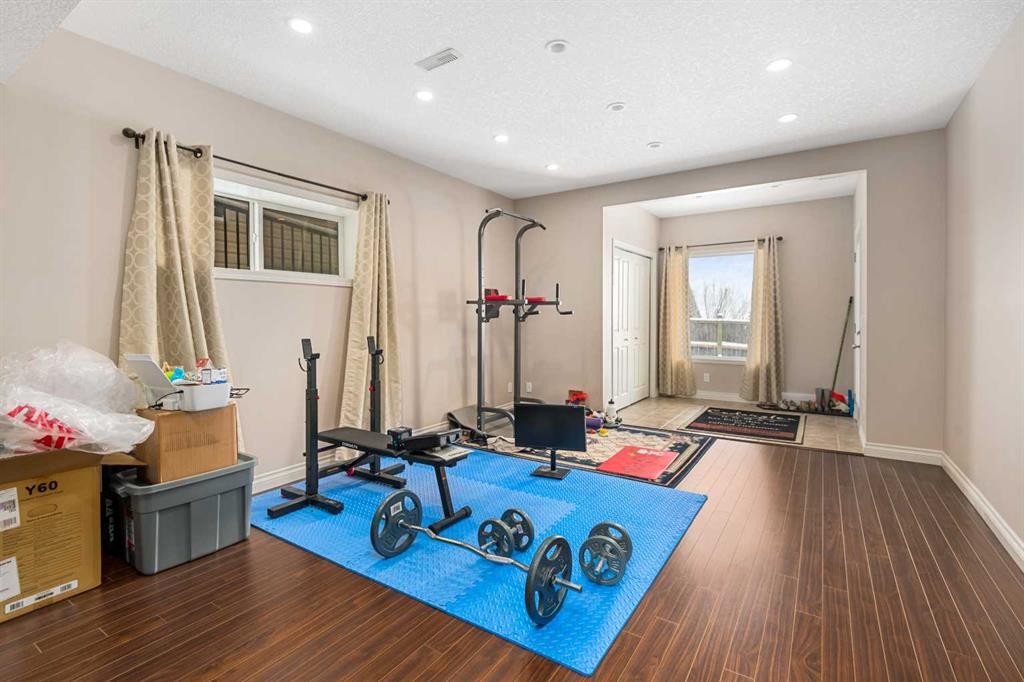 79 Pantego Way Nw, Calgary, AB - Indoor Photo Showing Other Room