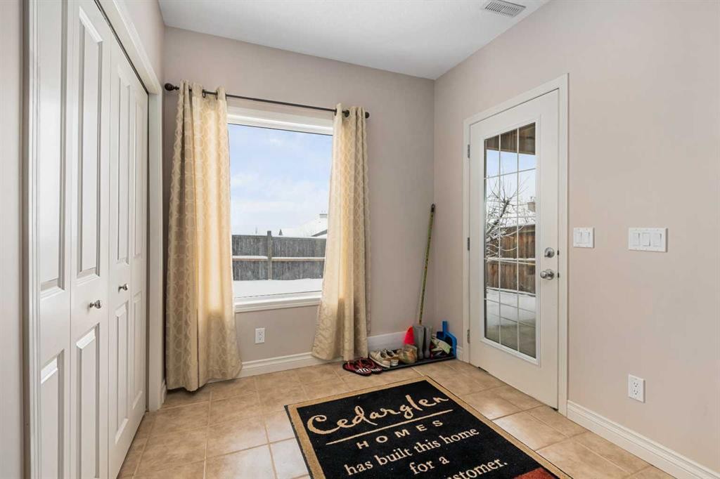 79 Pantego Way Nw, Calgary, AB - Indoor Photo Showing Other Room