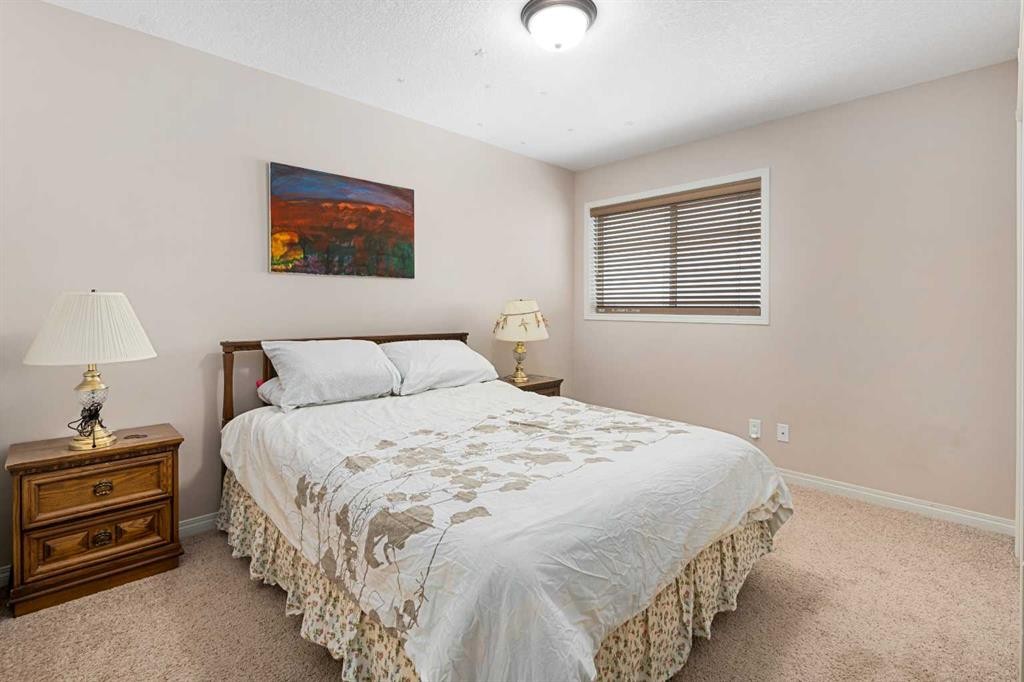79 Pantego Way Nw, Calgary, AB - Indoor Photo Showing Bedroom