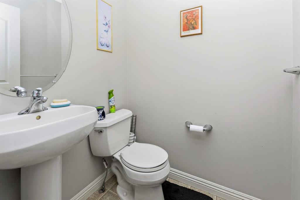 50 Panamount View Nw, Calgary, AB - Indoor Photo Showing Bathroom