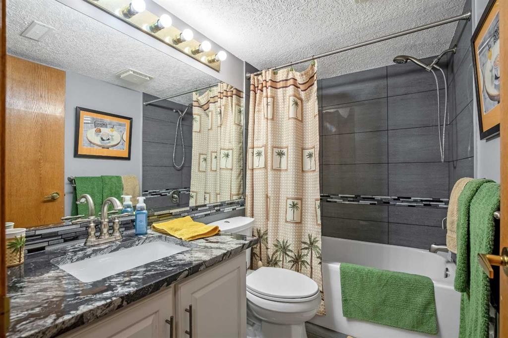 135 Canter Place Sw, Calgary, AB - Indoor Photo Showing Bathroom