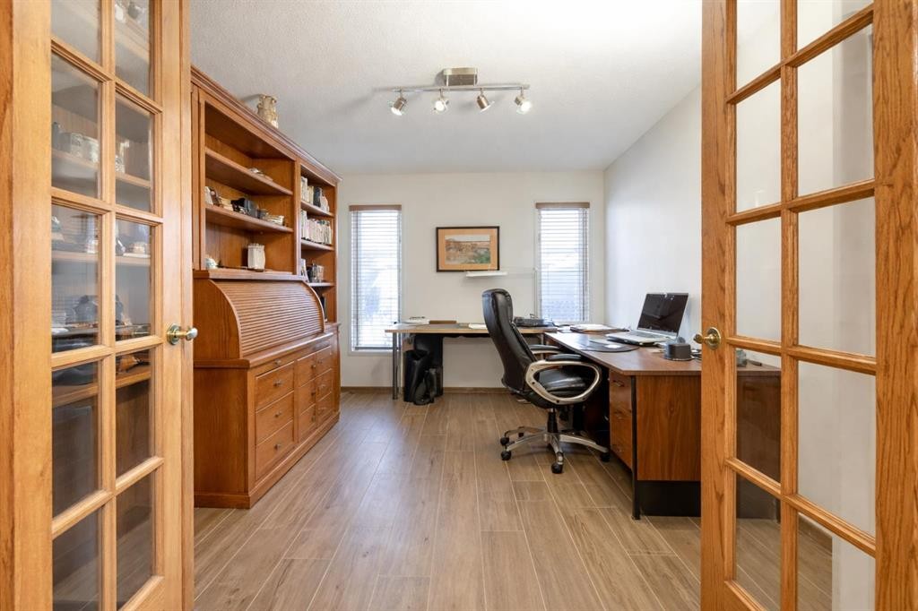 135 Canter Place Sw, Calgary, AB - Indoor Photo Showing Office