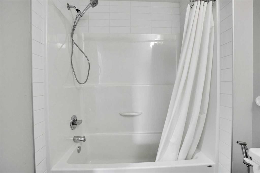 44 Skyview Ranch Lane Ne, Calgary, AB - Indoor Photo Showing Bathroom