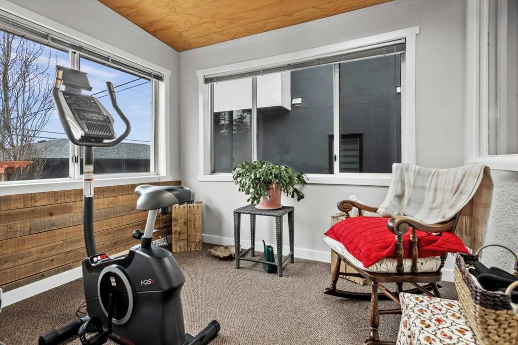 955 15 Avenue Ne, Calgary, AB - Indoor