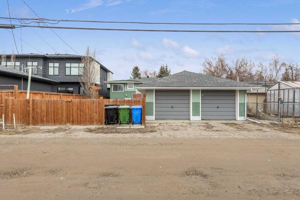 955 15 Avenue Ne, Calgary, AB - Outdoor