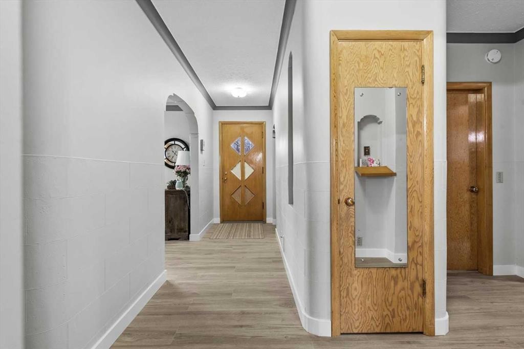 955 15 Avenue Ne, Calgary, AB - Indoor Photo Showing Other Room