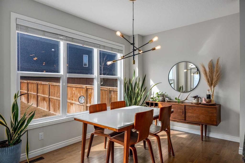 192 Nolanhurst Heights Nw, Calgary, AB - Indoor Photo Showing Dining Room