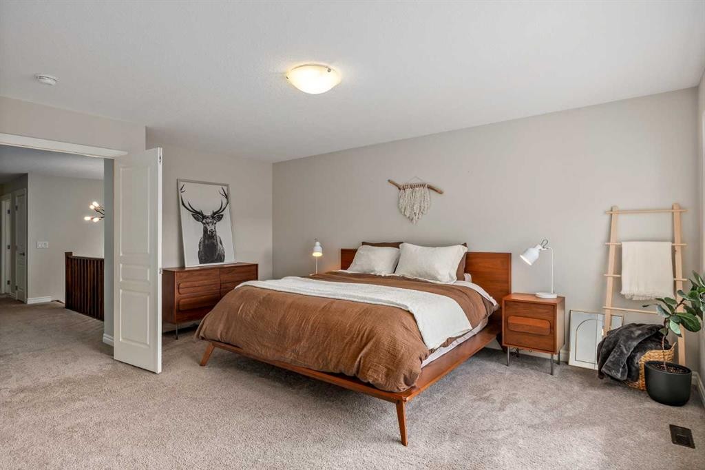 192 Nolanhurst Heights Nw, Calgary, AB - Indoor Photo Showing Bedroom
